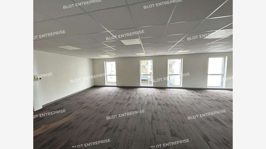 A louer bureaux 81m² belle visibilité à Brest