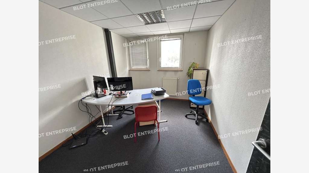 A louer à vendre bureaux 360m² à Brest cours Dajot