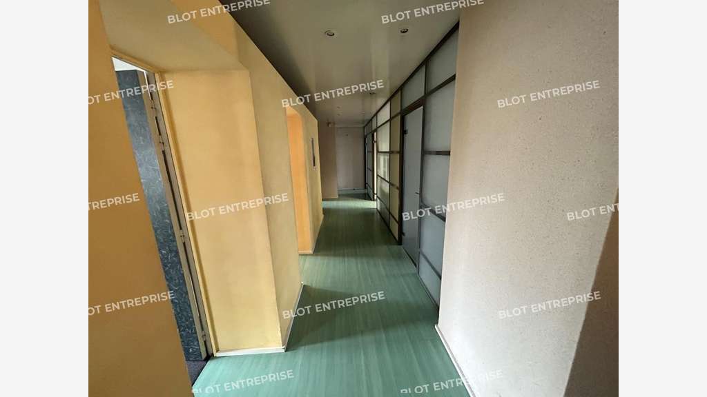 A louer à vendre bureaux 360m² à Brest cours Dajot