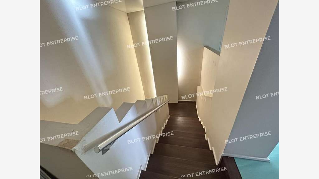 A louer à vendre bureaux 360m² à Brest cours Dajot