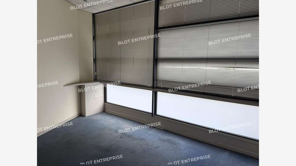 A louer bureaux 95m² normes PMR Brest Saint-Louis