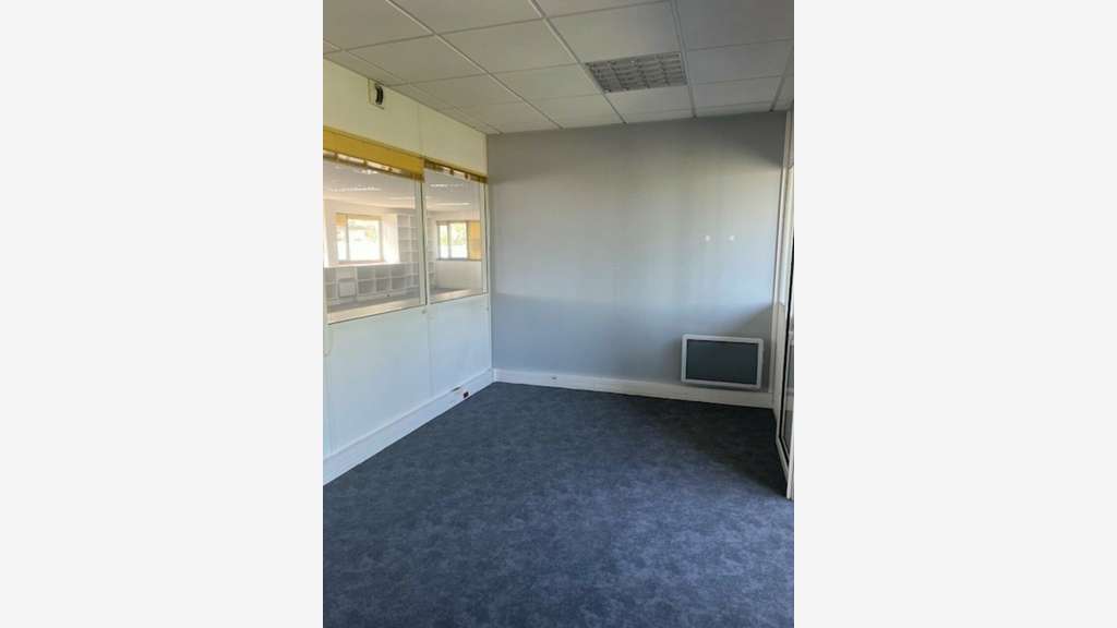 A louer bureaux de 220m² à Brest port de commerce