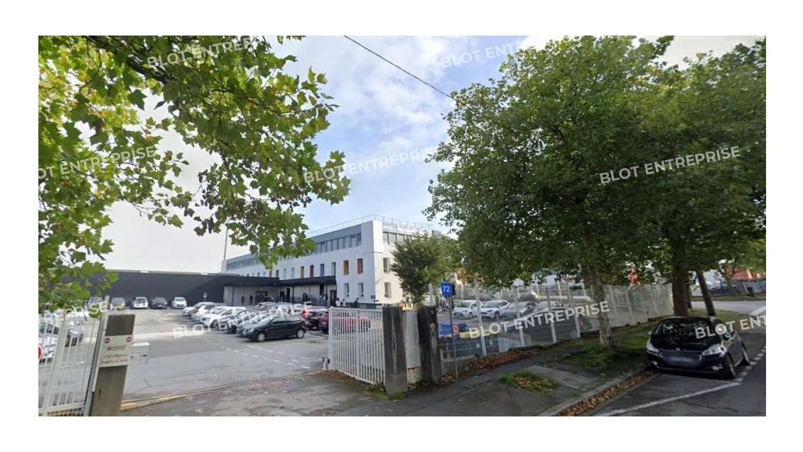 À LOUER - BUREAUX - 313 m² - BREST