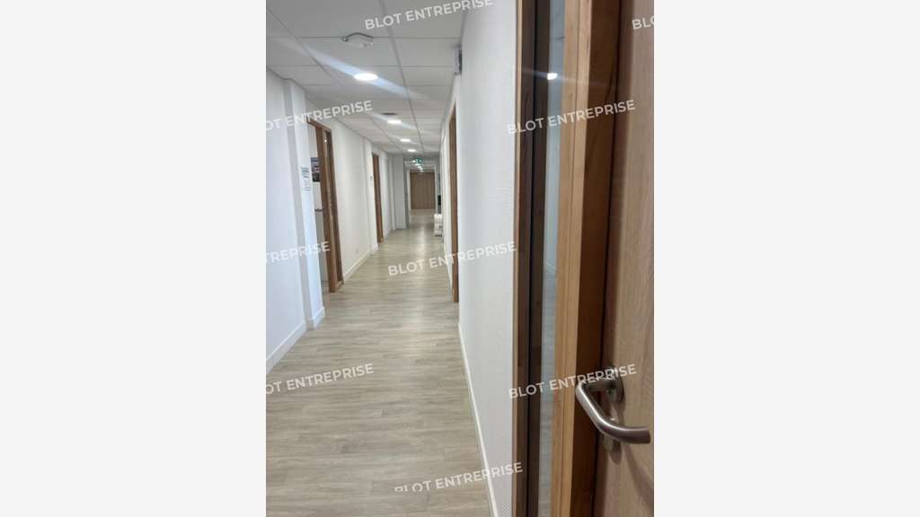A louer bureaux 313m² Zone de Loscoat à Brest
