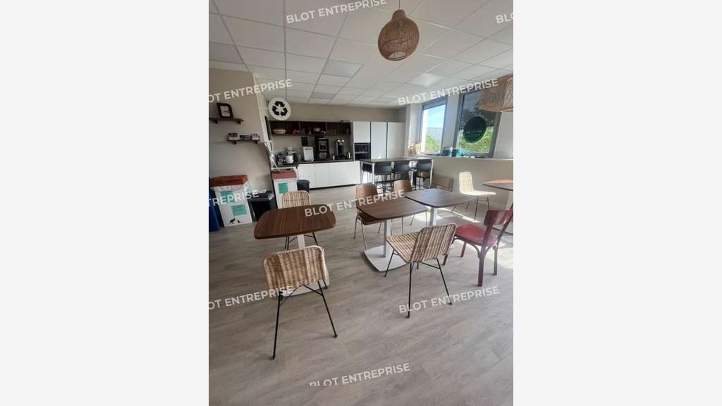 A louer bureaux 311m² Zone de Loscoat à Brest