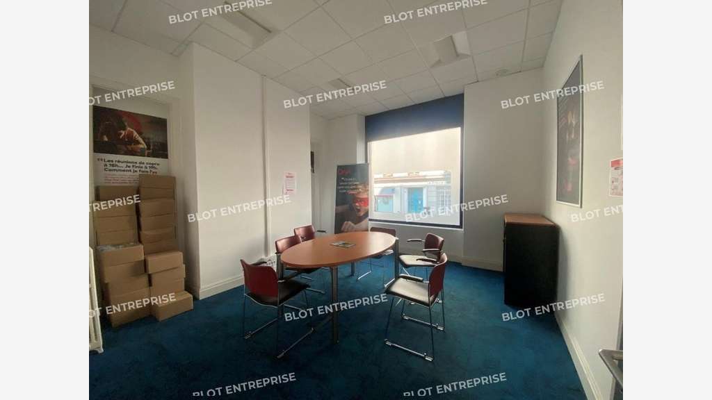 A louer bureaux de 15437m² en hyper centre Brest