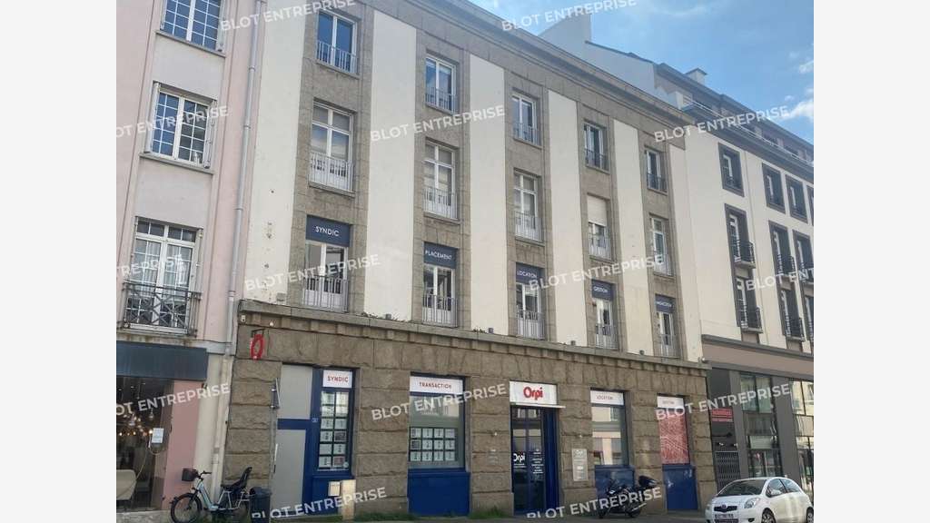 A louer bureaux de 15437m² en hyper centre Brest