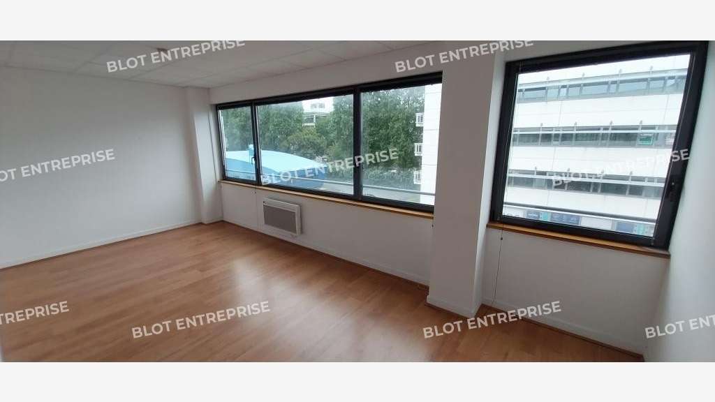 A louer bureaux 84m² à Brest Port de Commerce