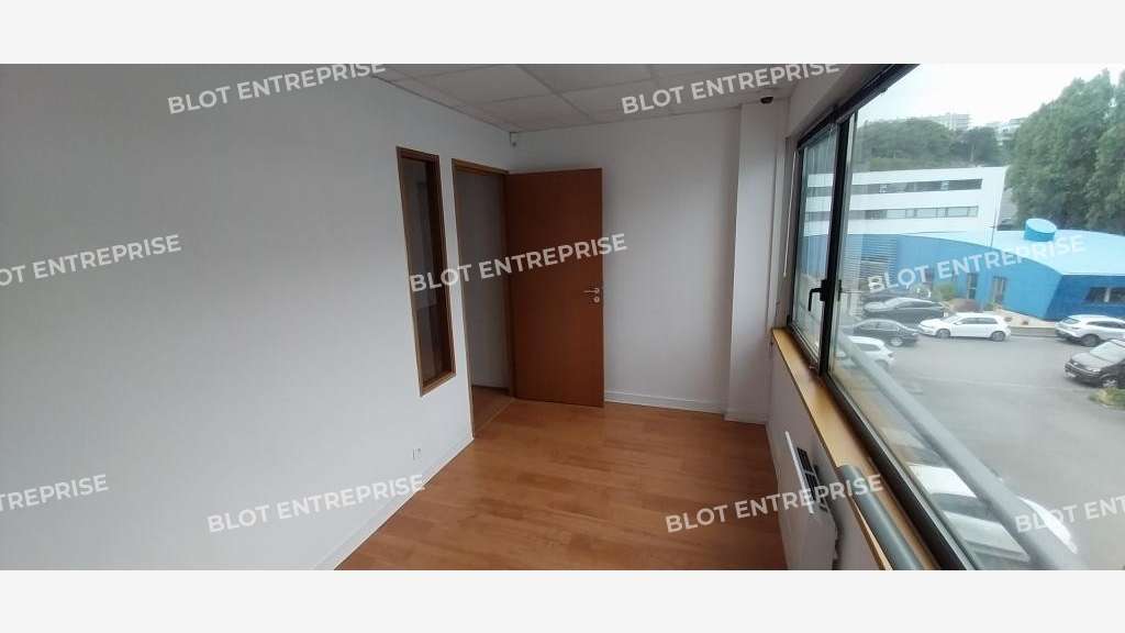 A louer bureaux 84m² à Brest Port de Commerce