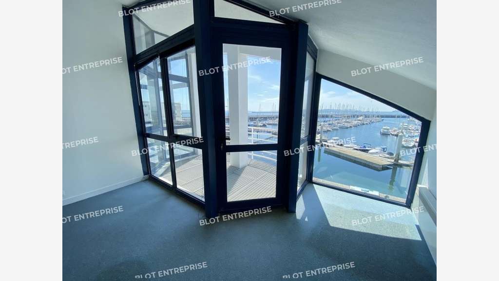 À LOUER - BUREAUX - 87 M² - BREST