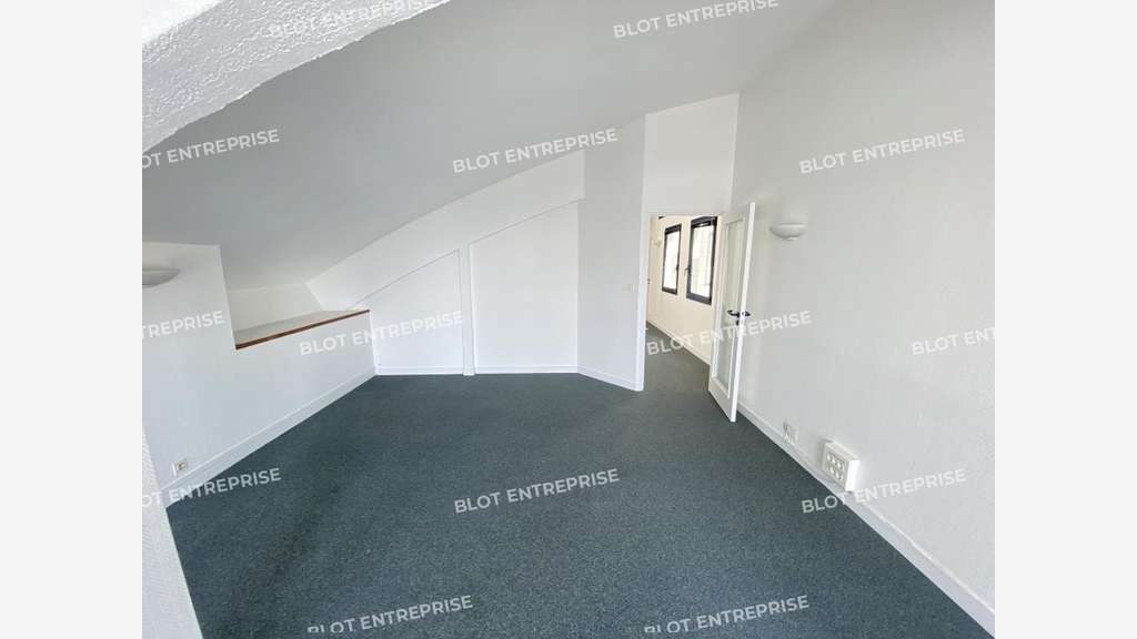 À LOUER - BUREAUX - 87 M² - BREST