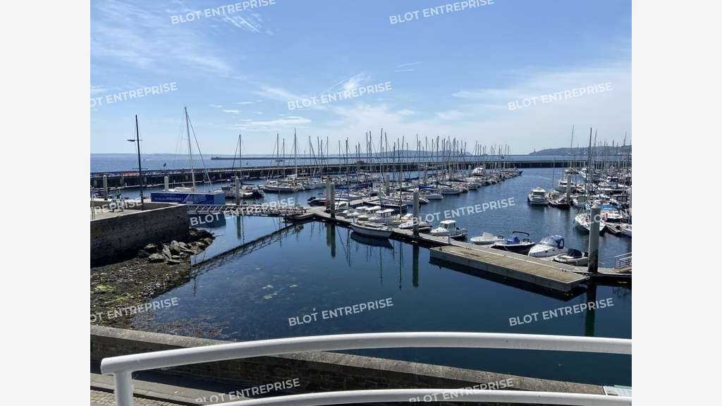 À LOUER - BUREAUX - 87 M² - BREST