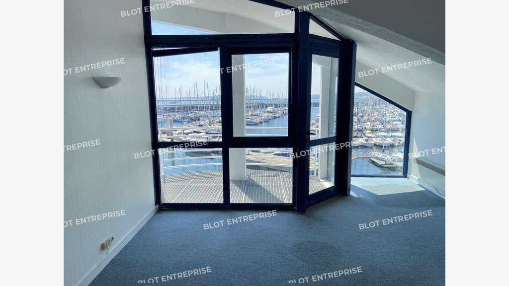 À LOUER - BUREAUX - 87 M² - BREST
