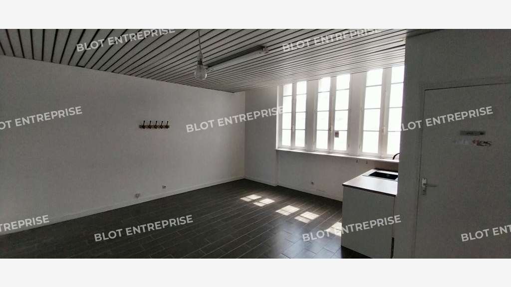 À LOUER - LOCAL COMMERCIAL - 46 m² - BREST