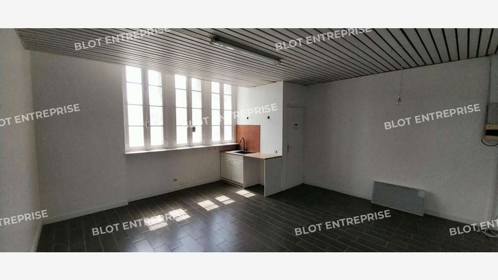 À LOUER - LOCAL COMMERCIAL - 46 m² - BREST