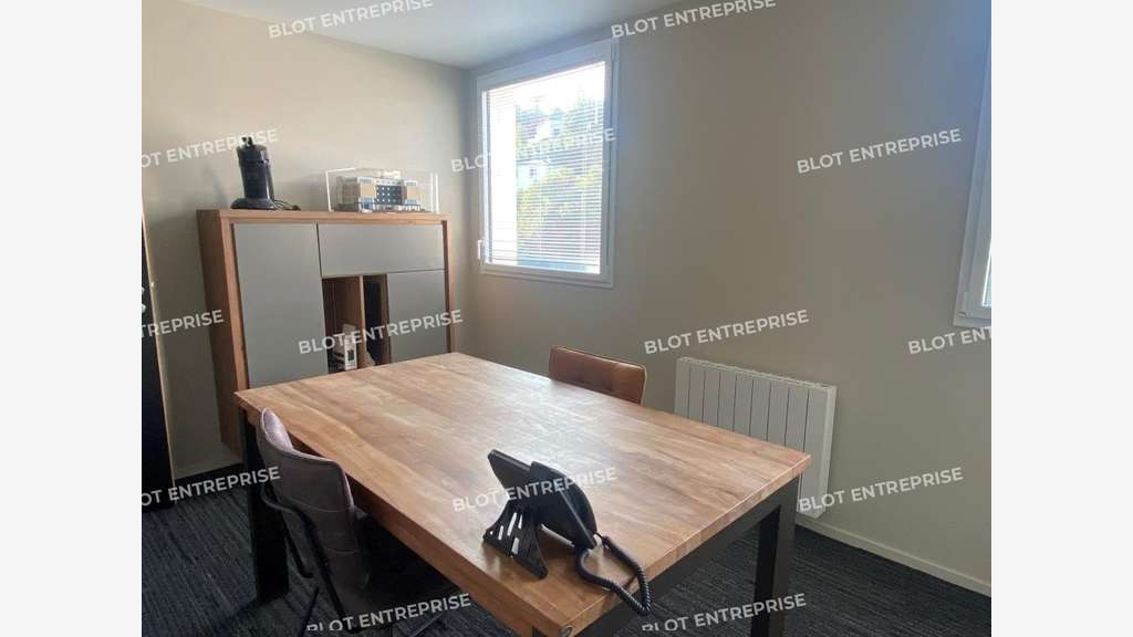 À LOUER - BUREAUX - 73 m² - BREST