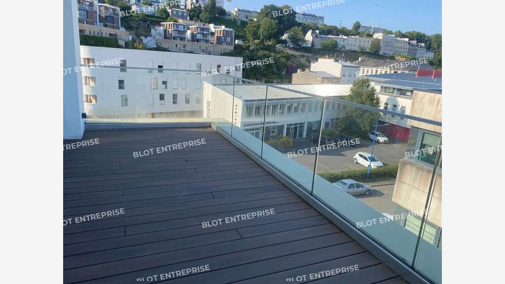 À LOUER - BUREAUX - 73 m² - BREST