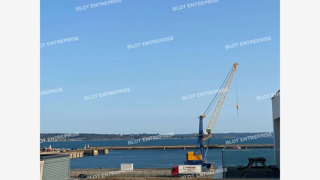 À LOUER - BUREAUX - 73 m² - BREST