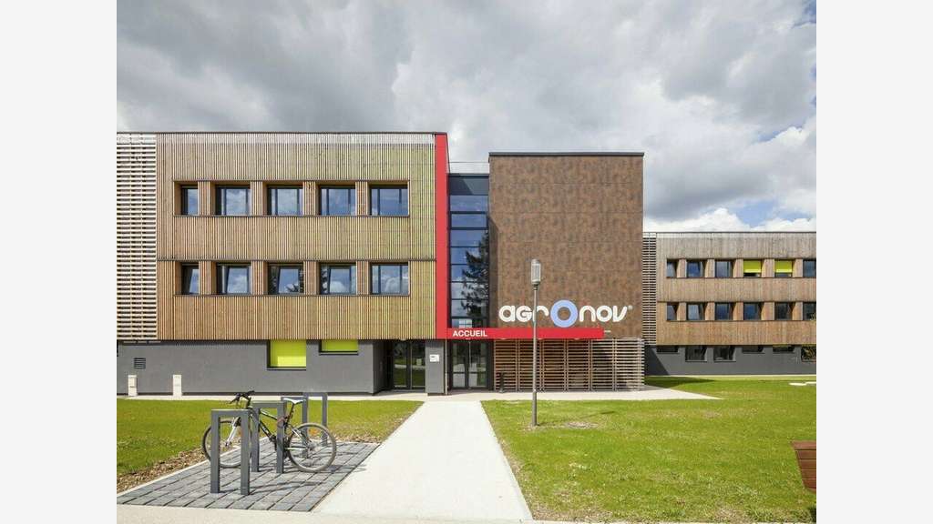 Locaux 2700m² à louer à Bretenière Agronov