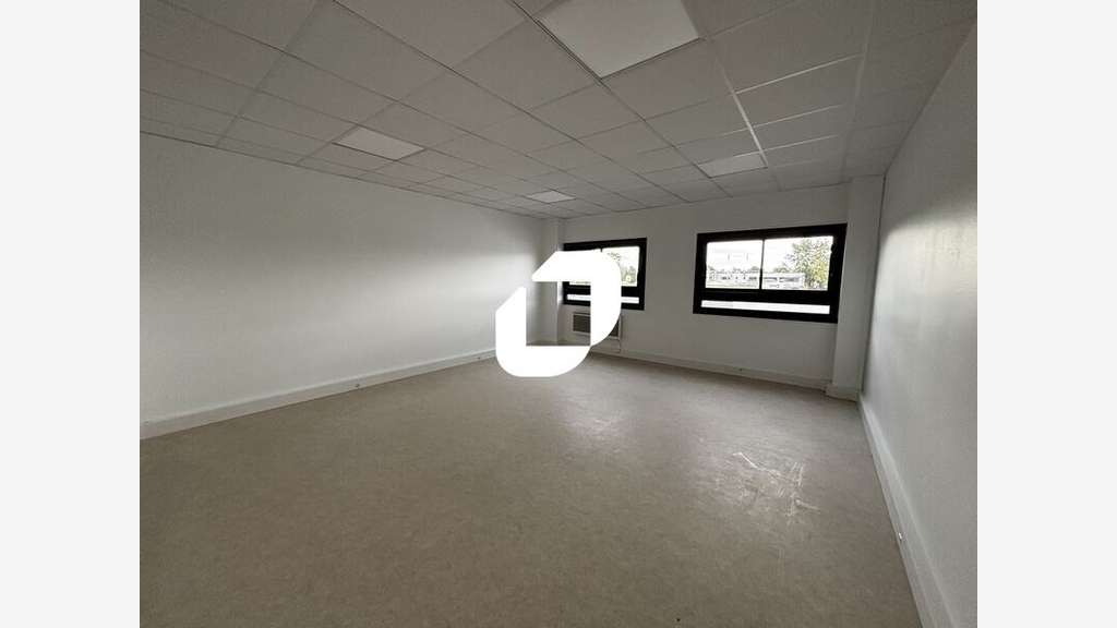 A louer Bureaux 111m² Bretigny sur orge