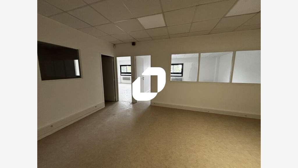 A louer Bureaux 111m² Bretigny sur orge