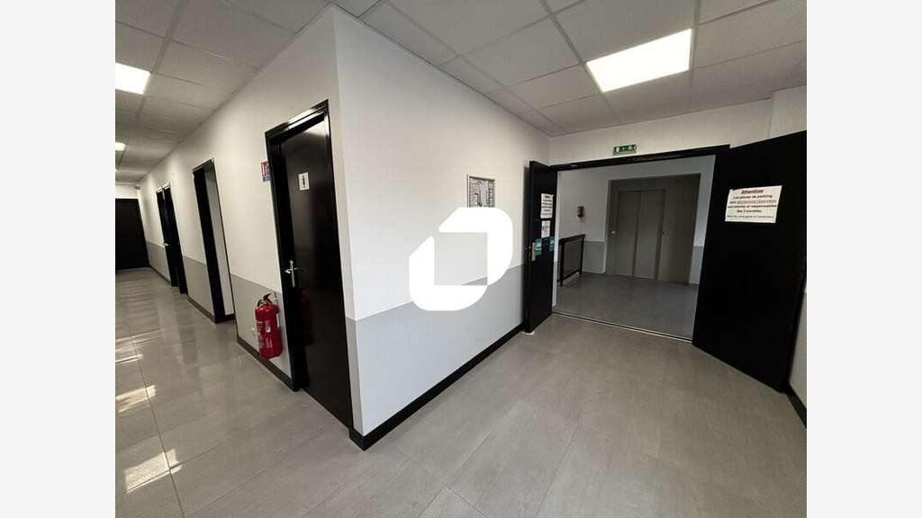 A louer Bureaux 111m² Bretigny sur orge