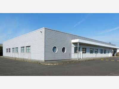 Beau bâtiment 800m² de bureaux sur 3200m² à Breuil