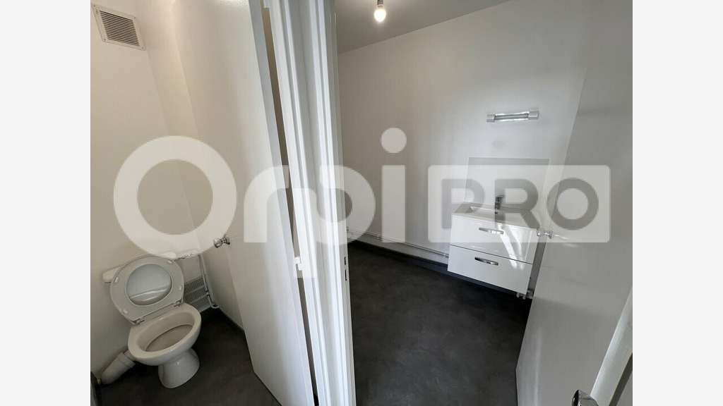 A louer bureaux lumineux 45m² à Brie-Comte-Robert