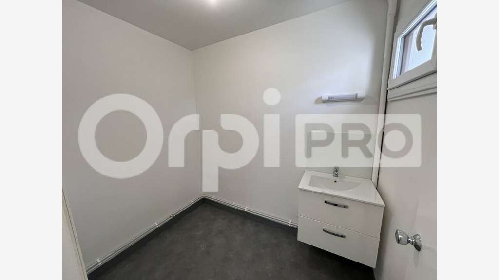 A louer bureaux lumineux 45m² à Brie-Comte-Robert
