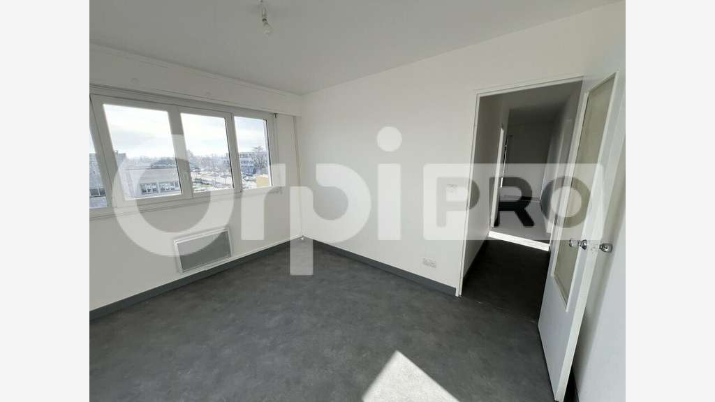 A louer bureaux lumineux 45m² à Brie-Comte-Robert