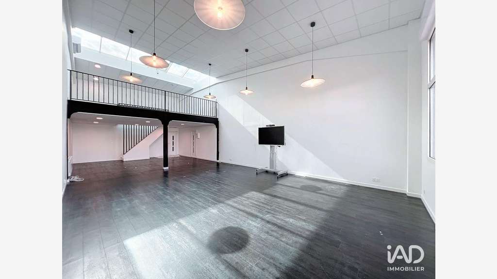 Location bureaux type loft 110m² Brie-Comte-Robert