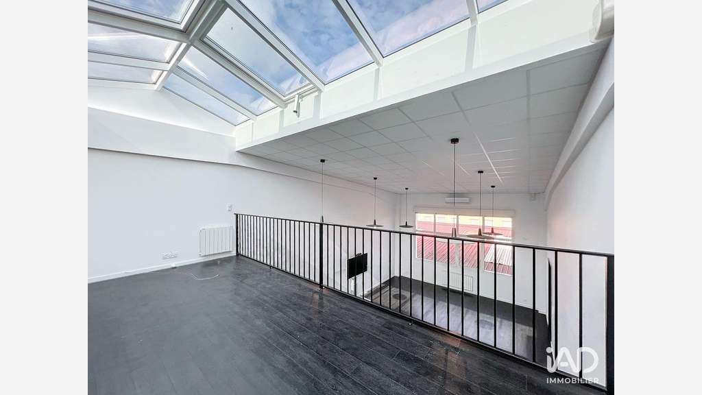 Location bureaux type loft 110m² Brie-Comte-Robert