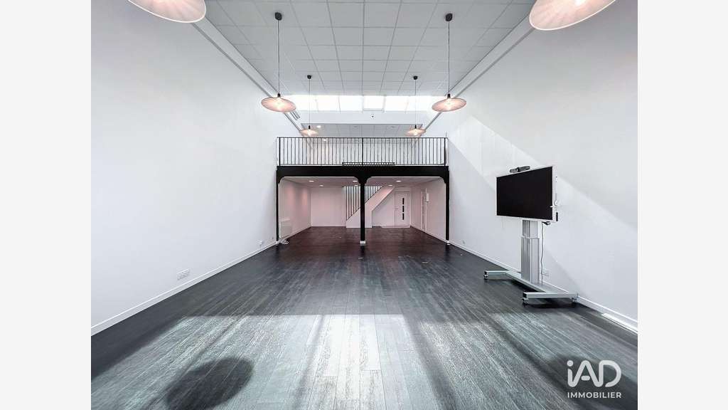 Location bureaux type loft 110m² Brie-Comte-Robert