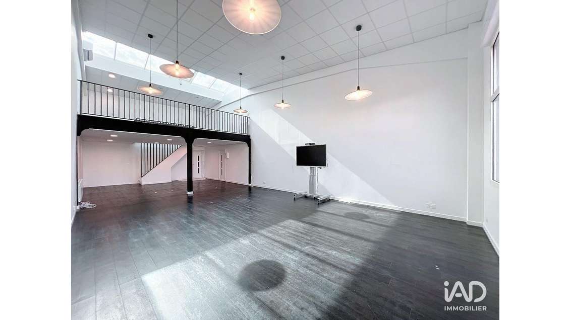 Location bureaux type loft 110m² Brie-Comte-Robert