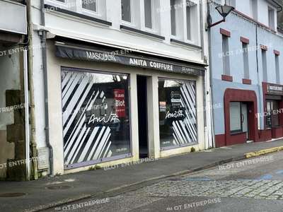 À LOUER - Local - 75 m² - BRIEC