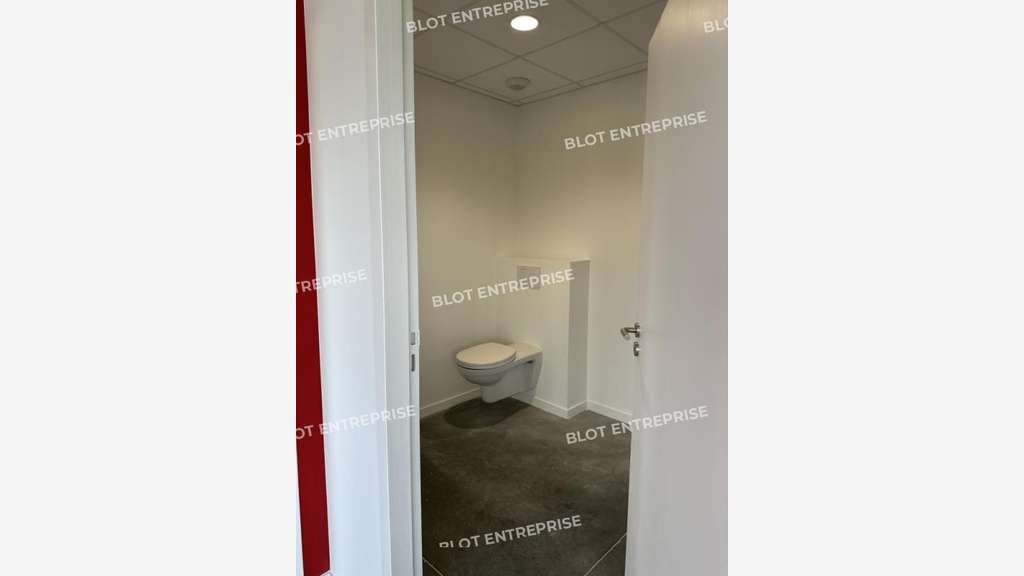 À LOUER - BUREAUX - 100 m² - BRIEC