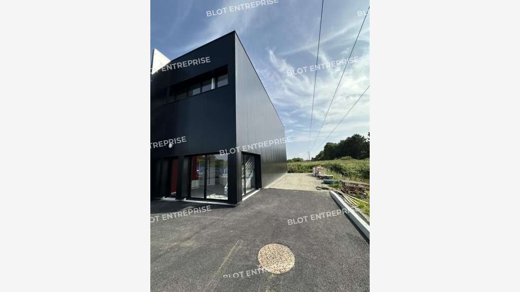 À LOUER - BUREAUX - 100 m² - BRIEC
