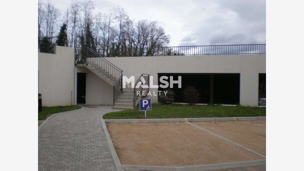 Bureaux de 77m² à louer au 1er étage à Brignais