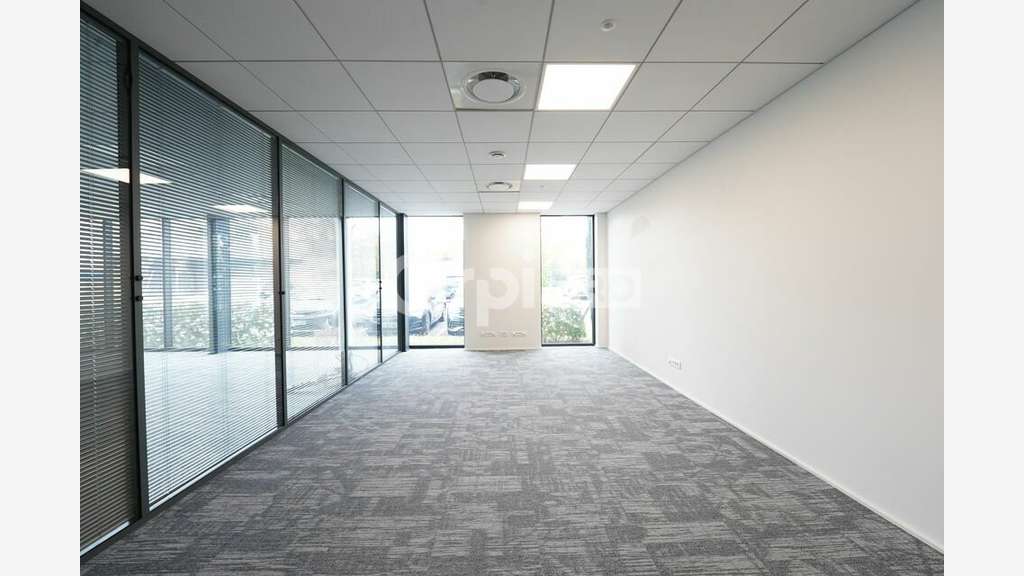 Bureaux à louer 271m² à Brignais