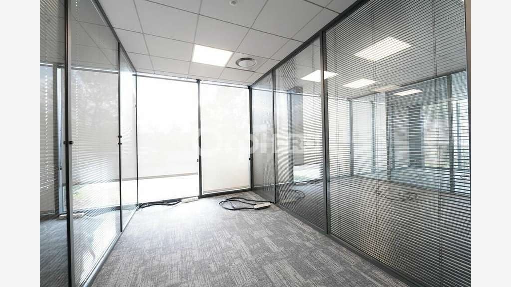 Bureaux à louer 271m² à Brignais