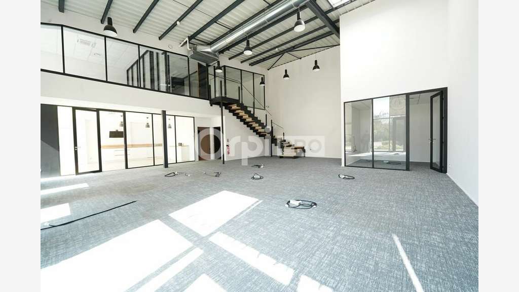 Bureaux à louer 271m² à Brignais
