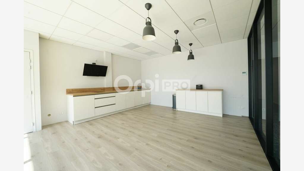 Bureaux à louer 271m² à Brignais