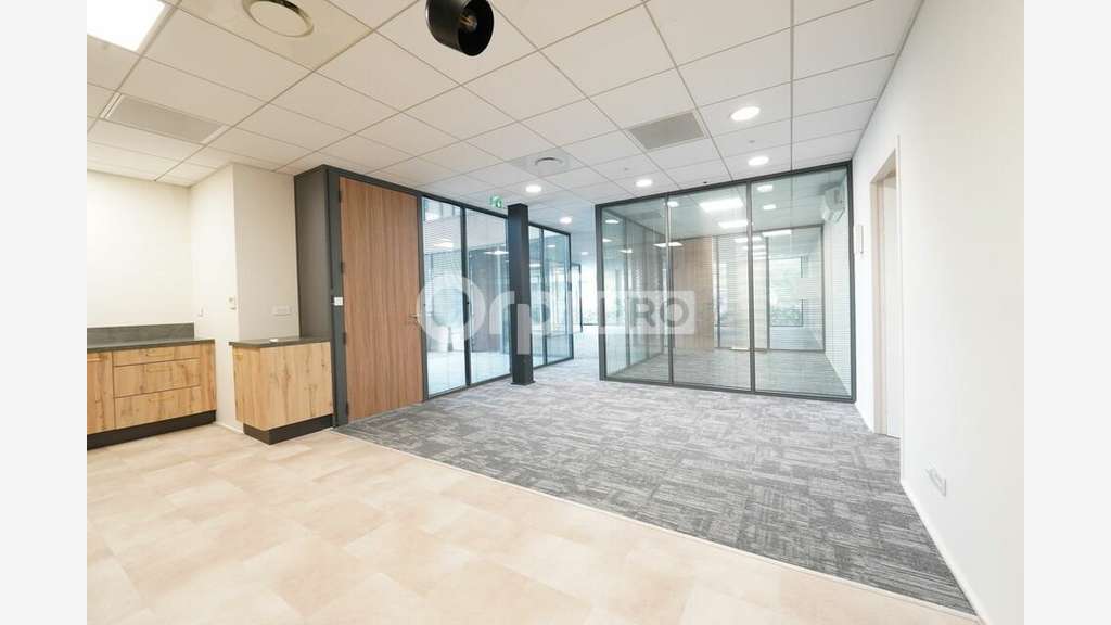 Bureaux à louer 271m² à Brignais