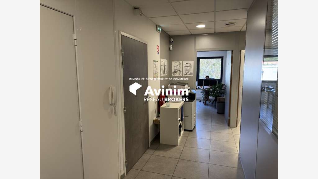 A louer espace de bureaux de 96m² à Sacuny