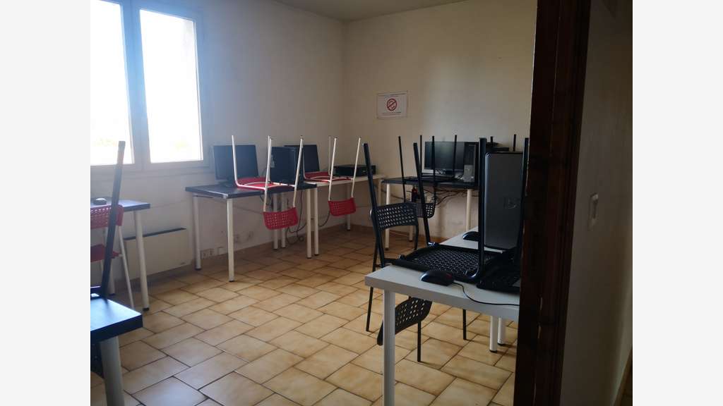 A louer bureaux 138m² à Brignoles Av Foch 