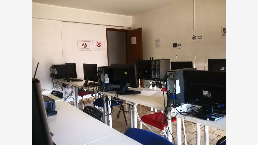 A louer bureaux 138m² à Brignoles Av Foch 
