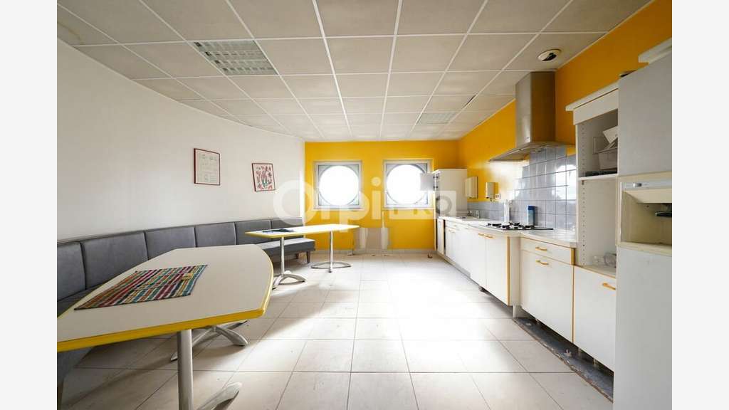 Bureaux à louer 250m² à Brindas