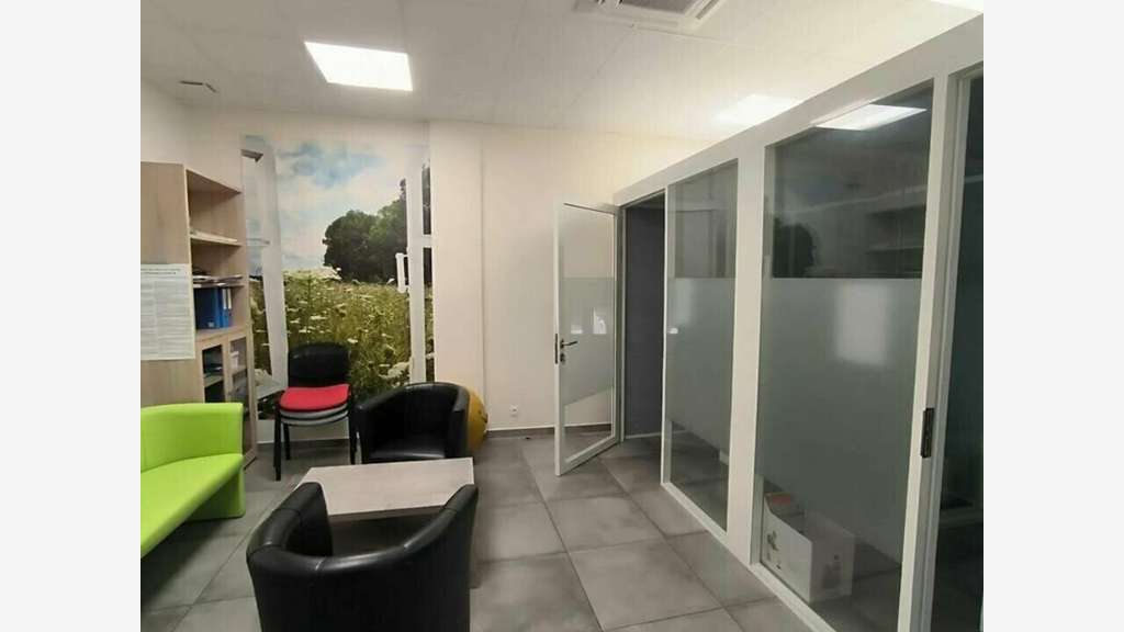 A louer bureaux 218m² à Brive-la-Gaillarde