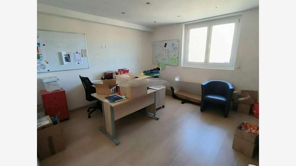 A louer bureaux 218m² à Brive-la-Gaillarde