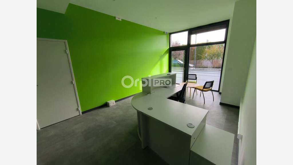 A louer local à usage de bureaux 100m² à Brive